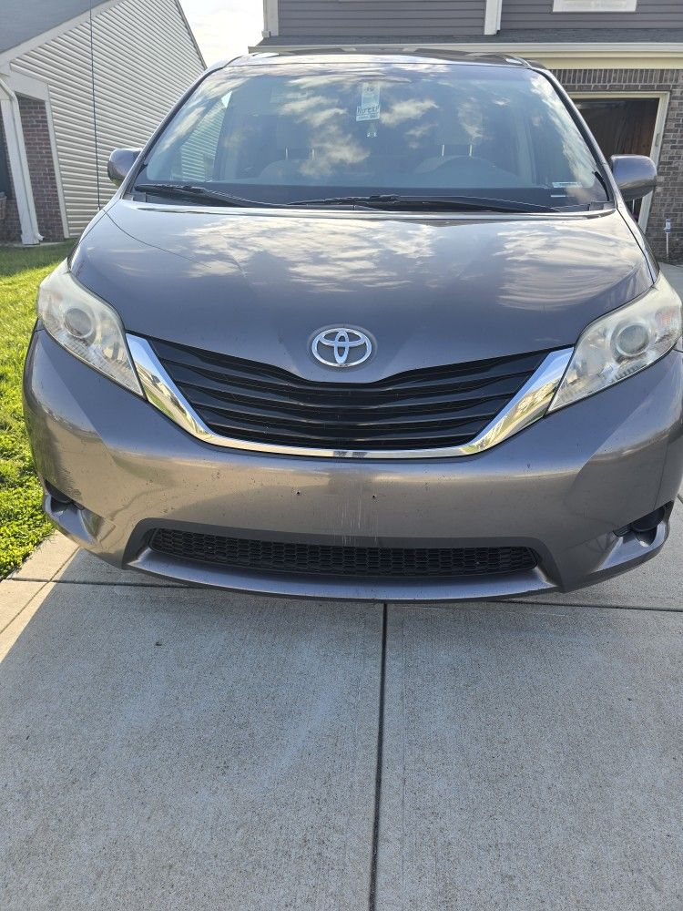 2011 Toyota Sienna