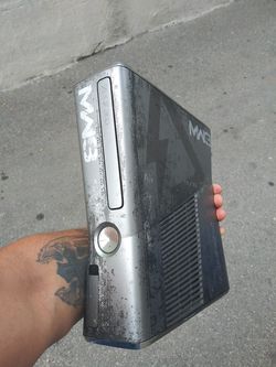Xbox 360 with games