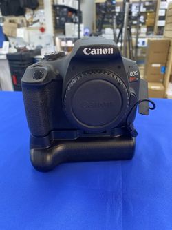 Canon Rebel T7 W/ Battery Grip