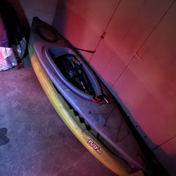 2 Kayaks With Double Paddles 
