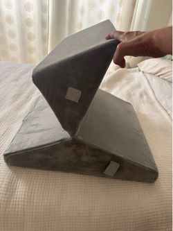 Wedge pillow with 2 settings, very versatile