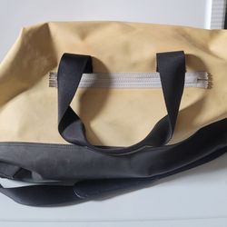 Lululemon Athletica Everyday Gym Bag Duffel Bag Pale Yellow Zippered Tote Shoulder Strap