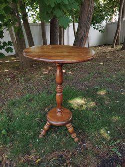 Ethan Allen American Traditional solid maple birch 1965 wood end table