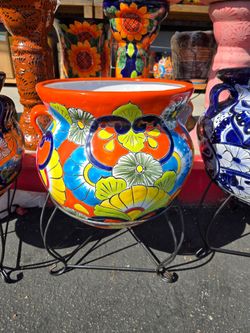 Talavera pot.