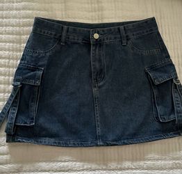 Women’s denim skirt size large