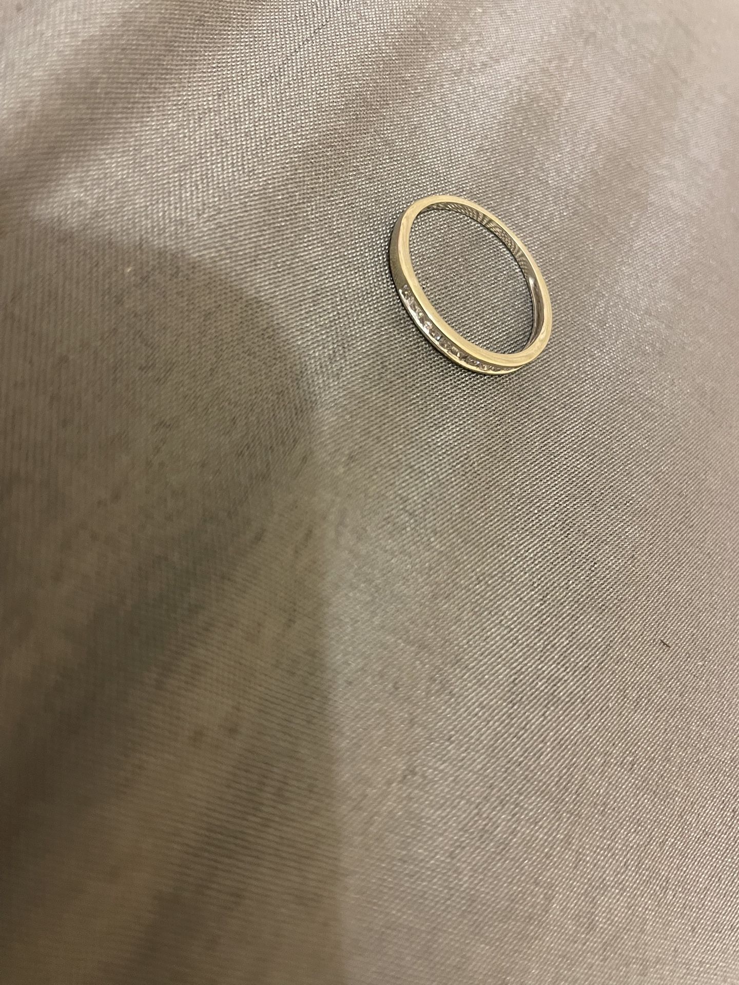 14k White Gold Wedding Band