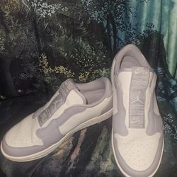 Jordan 1 Retro Low Slip
Atmosphere Grey (Women's)size 5.5