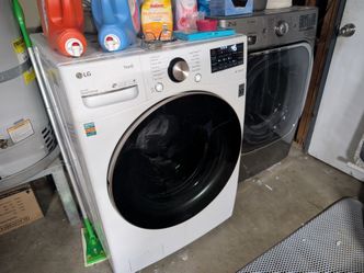 LG washer and dryer (pick up only)