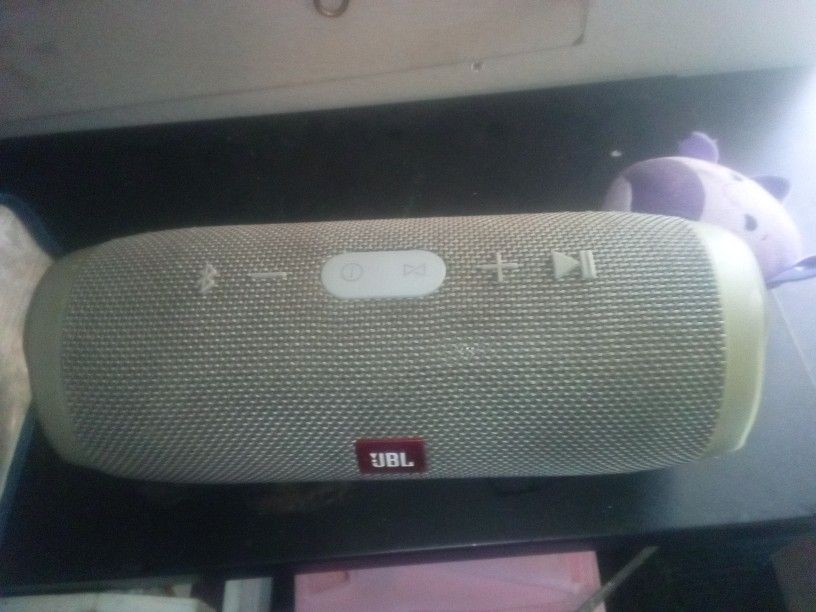 JBL Charge 3
