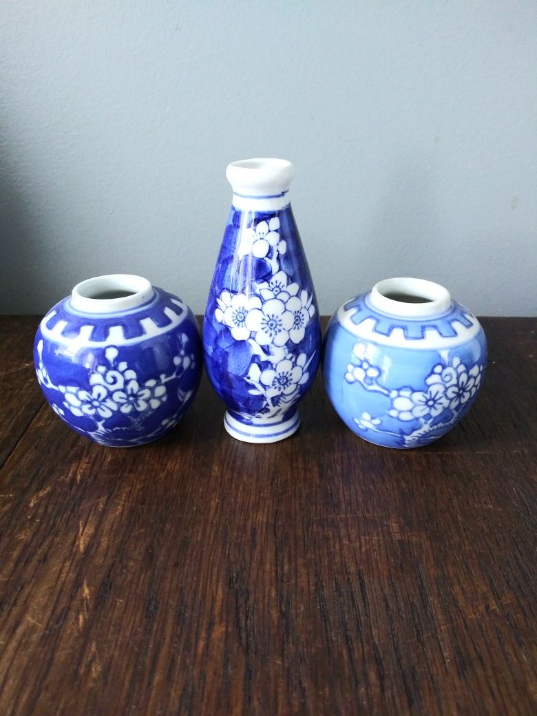 Small Chinese blue and white ginger jar's