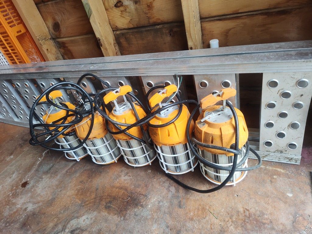 Topaz Construction Light ( Have To Wire Up)