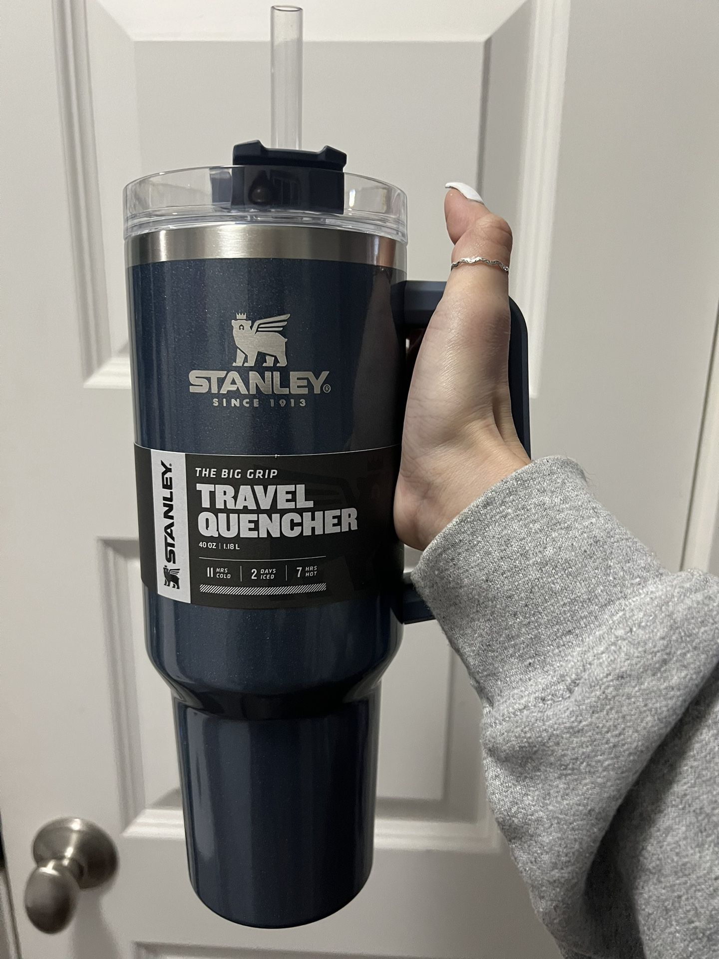 Stanley Tumbler 40 Oz for Sale in Tustin, CA - OfferUp