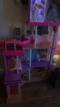 GENTLY USED BARBIE DREAMHOUSE
