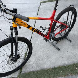 Trek Marlin 7 Hardtail MTB (XL)