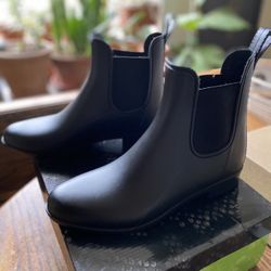 Sam Edelman Chelsea Boots