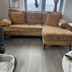 ✨ MUST SELL TODAY — Gorgeous Sectional Sofa in Mint Condition! — $125 (Negotiable) ✨