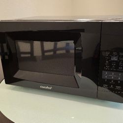 COMFEE Countertop Microwave Oven