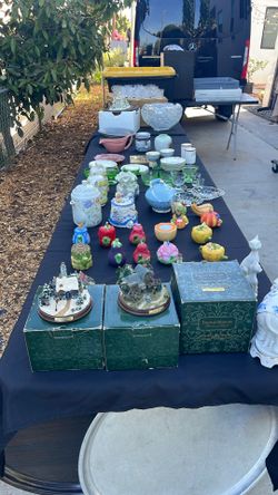 4/4/2026 -1833 19th St, Santa Monica,ca,90404 Estate Sale, Vintage Glassware