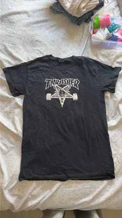 black thrasher tee size S