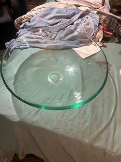 Glass sink