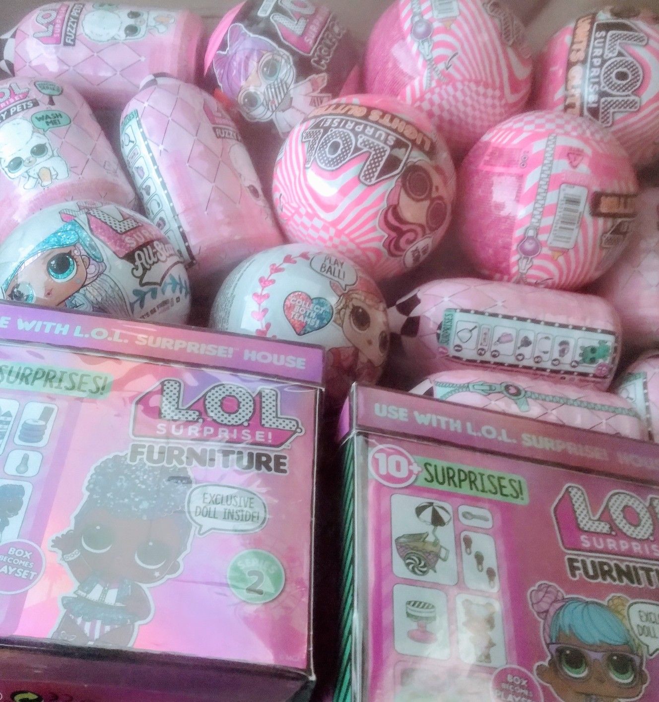 BRAND NEW LOL BALLS & SURPRISE HOUSES