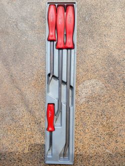 Snap On pry bar set
