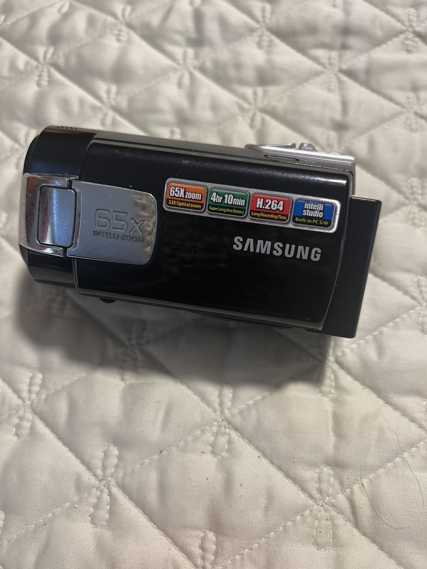 Vintage samsung 65x intelli zoom camcorder,