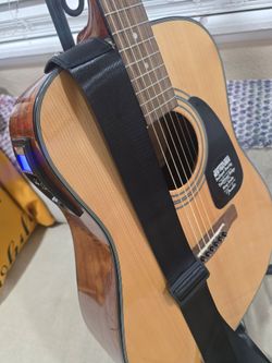 LIKE NEW FENDER ACOUSTIC ELECTRIC GUITAR FULL SIZE NEW STRINGS BUILD IN TUNER AMAZING SOUND 3