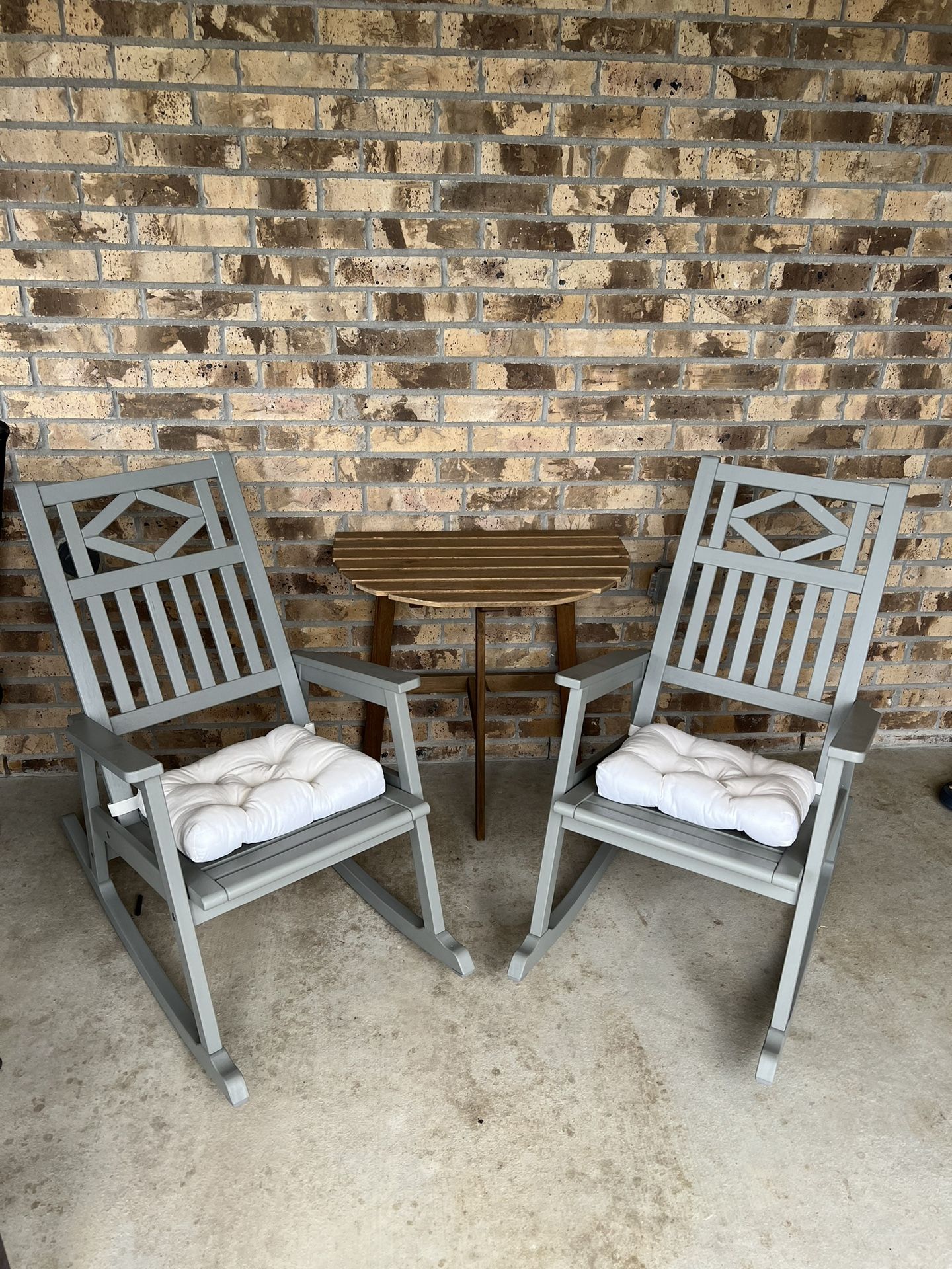 Ikea Rocking Chairs And Table (BONDHOLMEN)