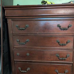 Aged chest Of Drawers 