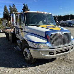 2003 International Rollback Tow Truck