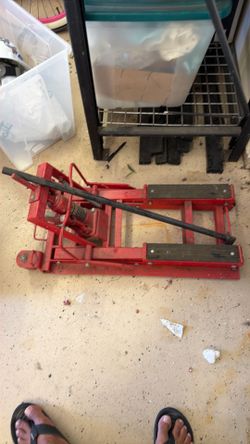 Motorcycle lift