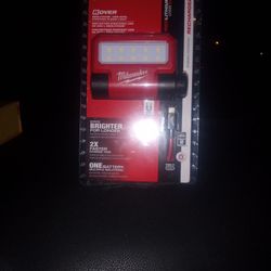 Milwaukee Red Lithium USB Chargeable Pivoting Flood Light