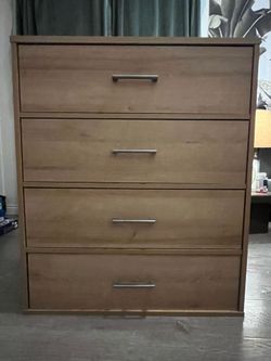 4-Drawer Wooden Dresser / Storage Cabinet