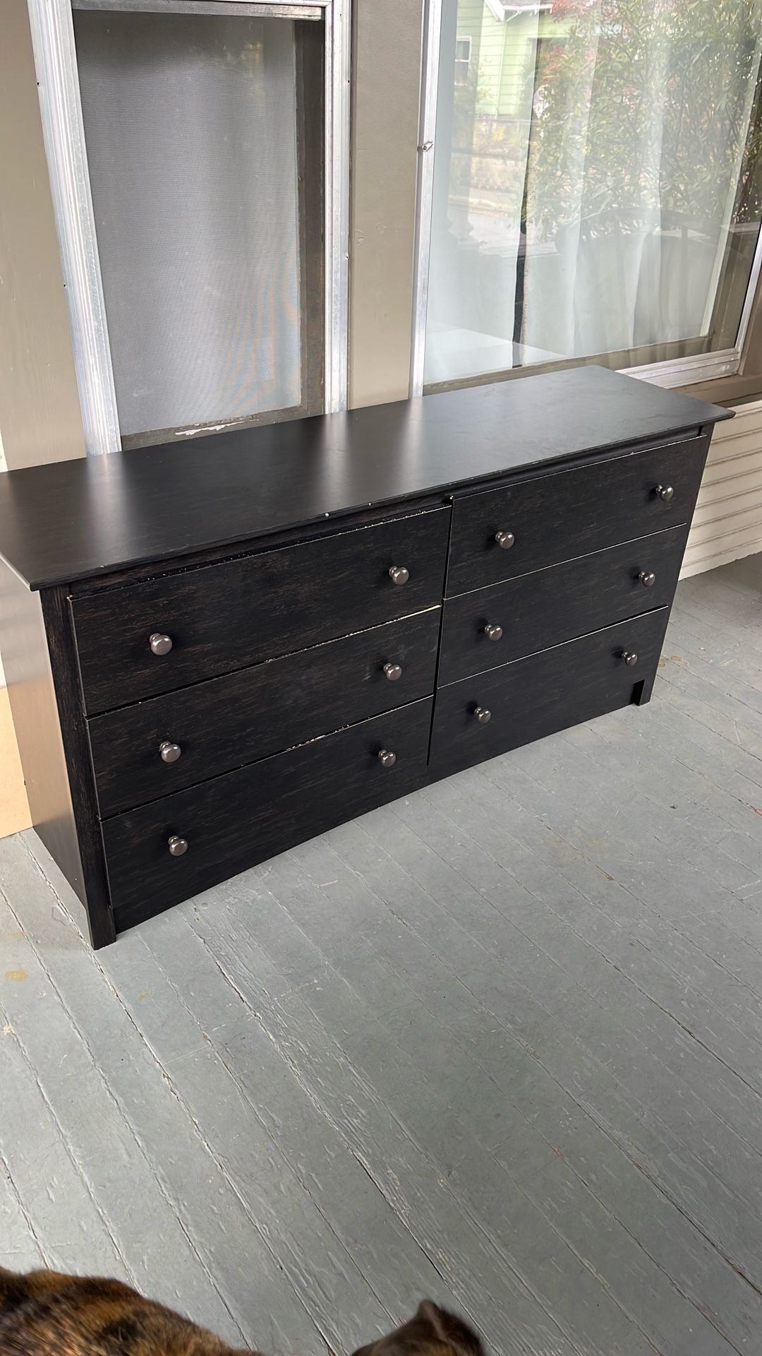 Dresser!
