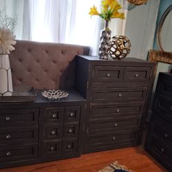 DRESSER SET ONLY.  BED IS SEPARATELY . AT PICKY PINCHERS 801 TURNER ST CLEARWATER OPEN TODAY 12-6 FREE DELIVERY 