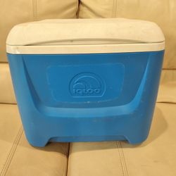 Igloo Cooler 28 Quart 40 Cans!