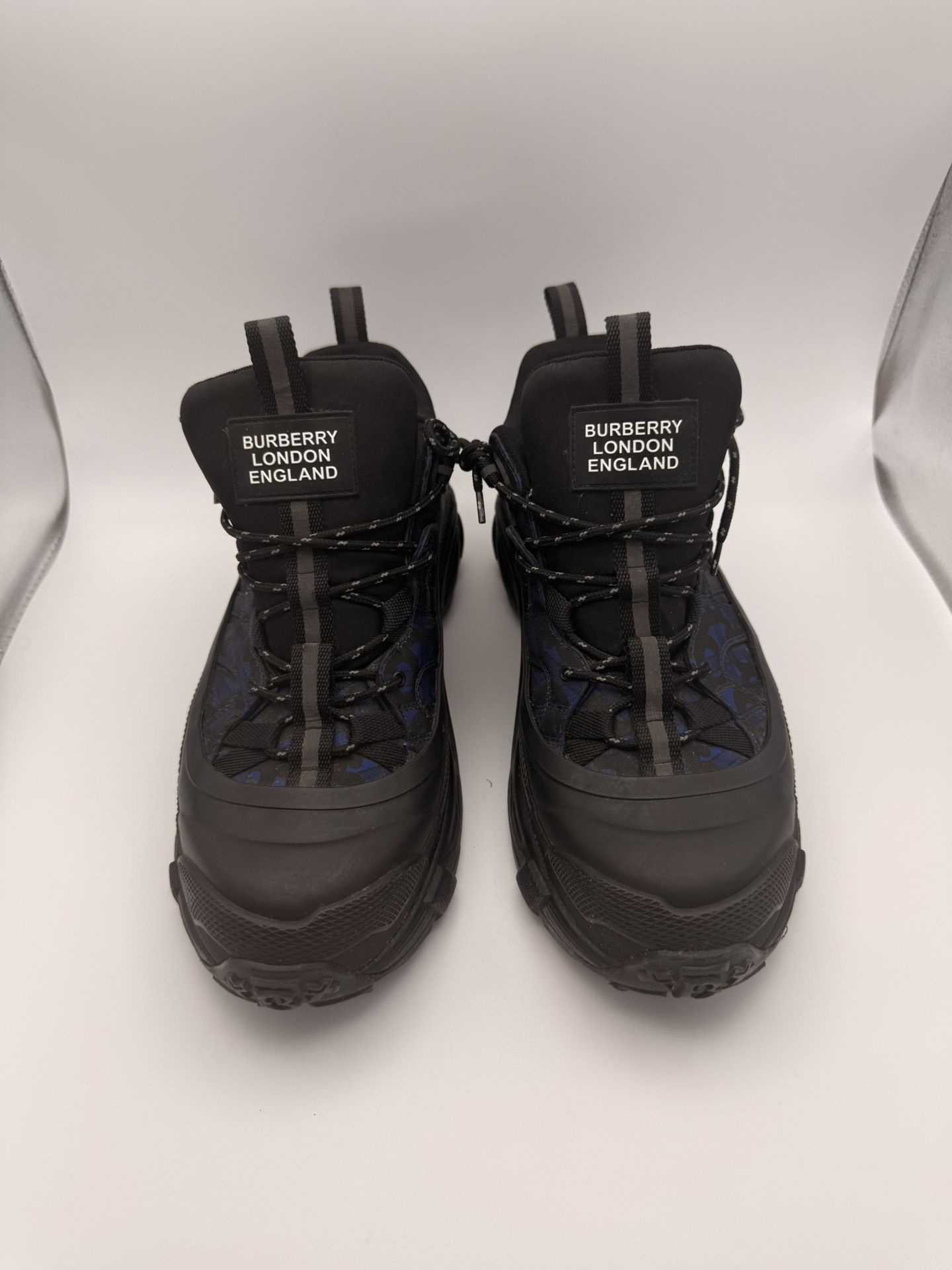 Burberry London England Hiking Boots EU 44 Made in Italy