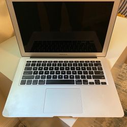 MacBook Air Mid 2012 with 128 GB SSD, 4 GB Ram, 13 inch screen