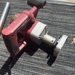 Chicago under the cabinet saw