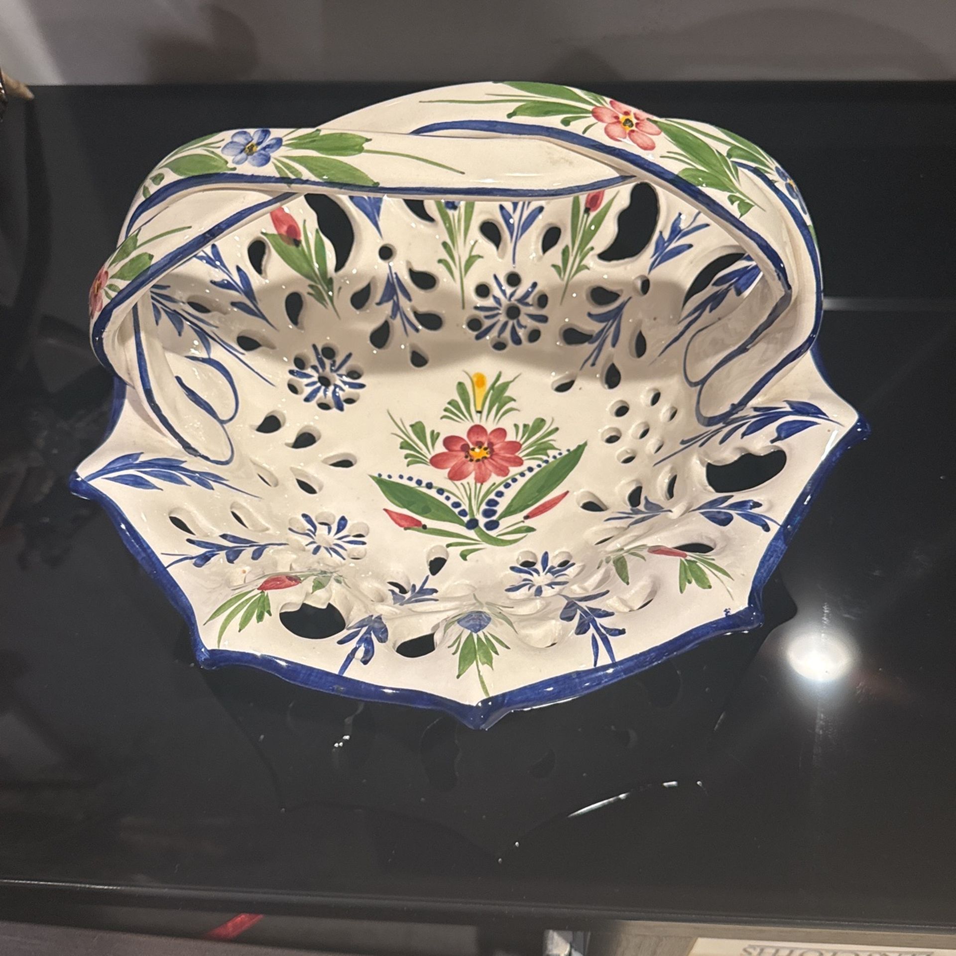 Beautiful hand paintad Ceramik fruit Basket