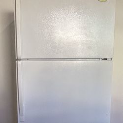 Whirlpool Refrigerator $250