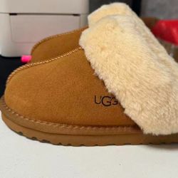 NEW UGG SLIDES 