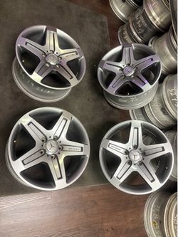 Mercedes G Wagon G550 rims Wheels 19 inch factory 5 lugs bolt pattern 130 mm set of 4