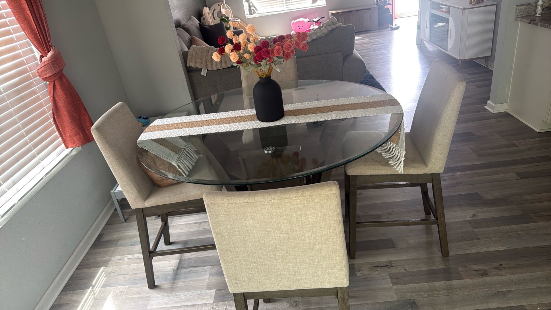 Table &Chairs
