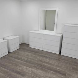Dresser Whit Mirror , Chest And 2 Nightstands - Cómoda Con Espejo, Gavetero Y 2 Mesitas De Noche 
