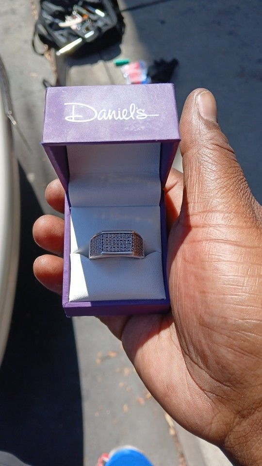Sterlin silver All Real 100 Diamond.
Ring Size 12