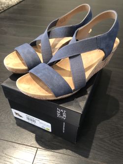Naturalizer wedges