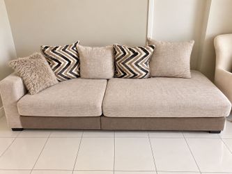 Sectional couch