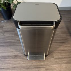 Joseph Joseph trash can